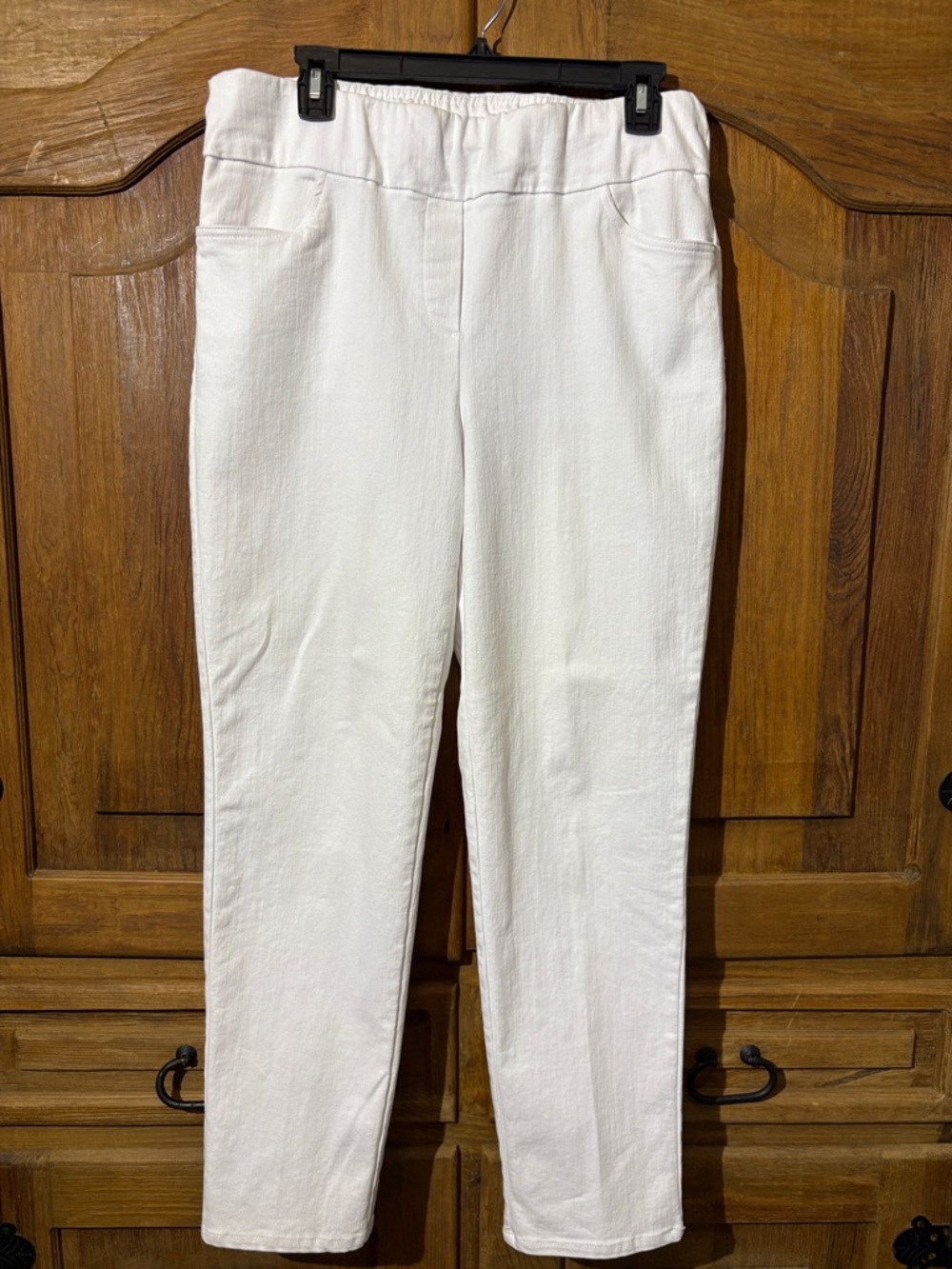 Alfred Dunner White Pull-On Cropped Slim Pants